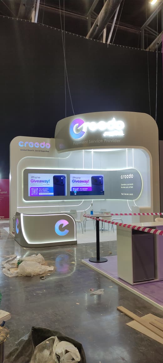 ZVEN-built futuristic LED exhibition stand for Creedo at Crypto Expo Dubai